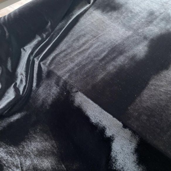 Tecido Veludo Alemão Preto • Luema Tecidos