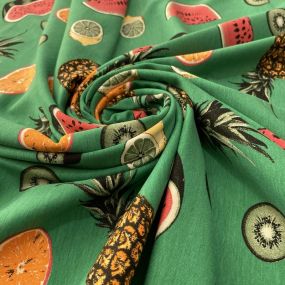 Tecido Viscolycra Estampada Frutas Fundo Verde Tecido Viscolycra Estampada Frutas Fundo Verde • Luema Tecidos 2