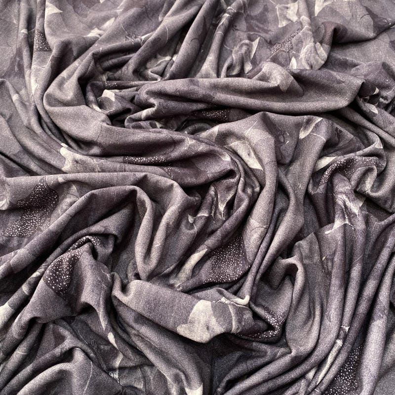 Tecido Viscolycra Estampada Arraias Cinza • Luema Tecidos