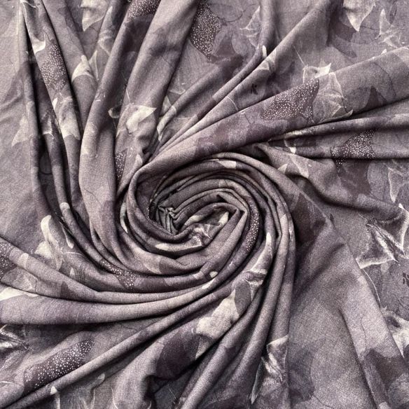 Tecido Viscolycra Estampada Arraias Cinza • Luema Tecidos