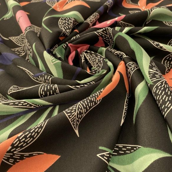 Tecido Viscolycra Estampada Colorido Fundo Preto • Luema Tecidos