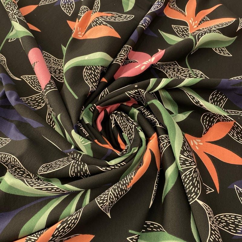 Tecido Viscolycra Estampada Colorido Fundo Preto • Luema Tecidos