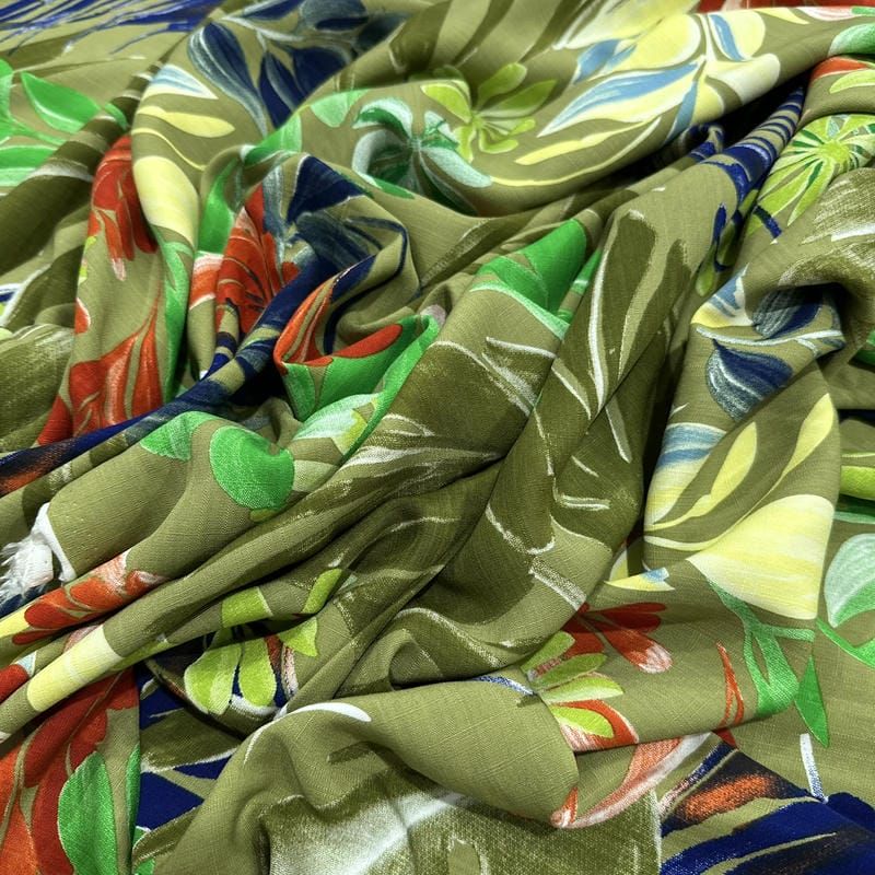 Tecido Viscolinho Estampado Exuberante Verde e Laranja • Luema Tecidos
