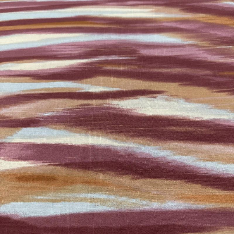 Tecido Viscolinho Estampado Listras Ikat Marsala • Luema Tecidos