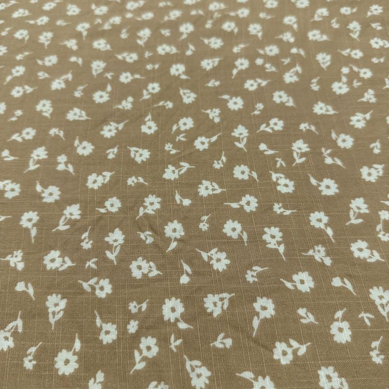 Tecido Viscolinho Estampado Margaridas Caramelo • Luema Tecidos