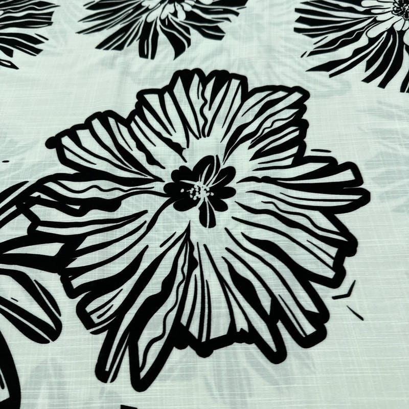 Tecido Viscolinho Estampado Flores Nanquim • Luema Tecidos