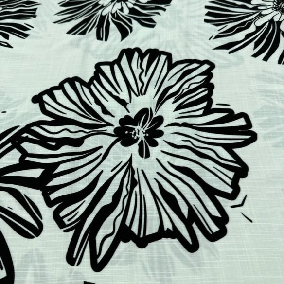 Tecido Viscolinho Estampado Flores Nanquim • Luema Tecidos