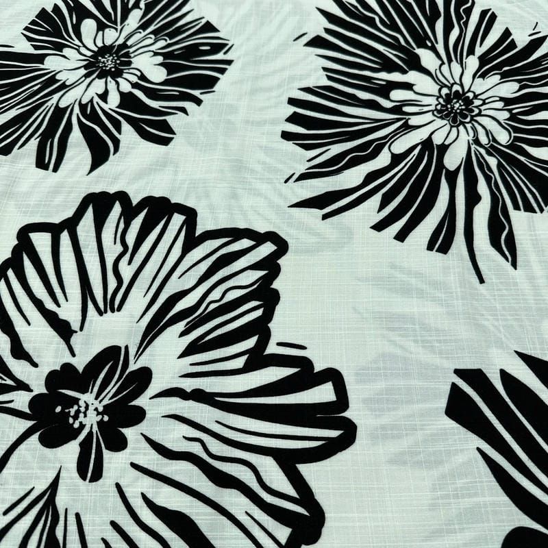 Tecido Viscolinho Estampado Flores Nanquim • Luema Tecidos