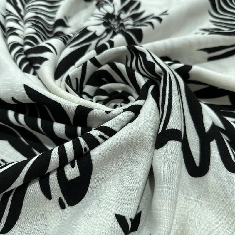 Tecido Viscolinho Estampado Flores Nanquim • Luema Tecidos