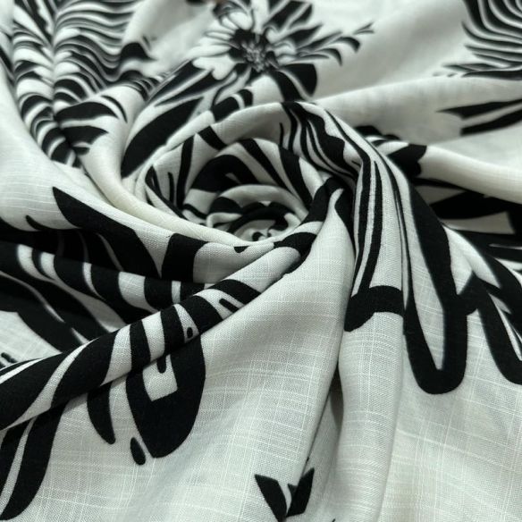 Tecido Viscolinho Estampado Flores Nanquim • Luema Tecidos