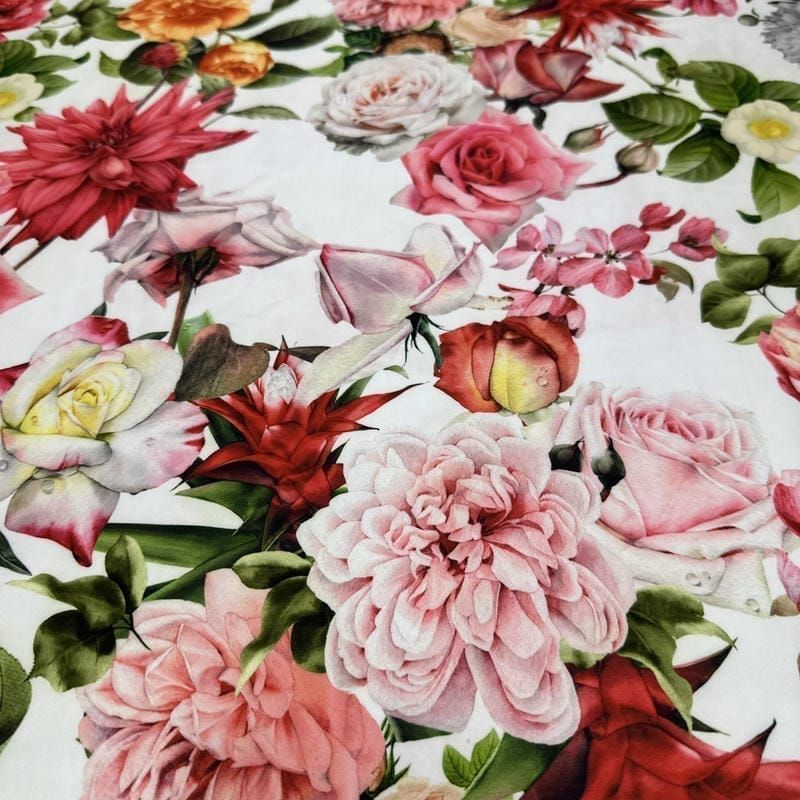 Tecido Cetim Toque de Seda Rosas Clássicas Pintadas • Luema Tecidos Tecido Cetim Toque de Seda Rosas Clássicas Pintadas • Luema Tecidos