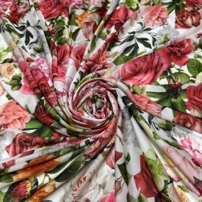 Tecido Cetim Toque de Seda Rosas Clássicas Pintadas Tecido Cetim Toque de Seda Rosas Clássicas Pintadas • Luema Tecidos