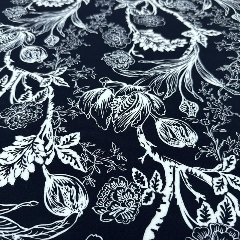 Tecido Viscose Estampada Gravura Botânica Noturna • Luema Tecidos Tecido Viscose Estampada Gravura Botânica Noturna • Luema Tecidos
