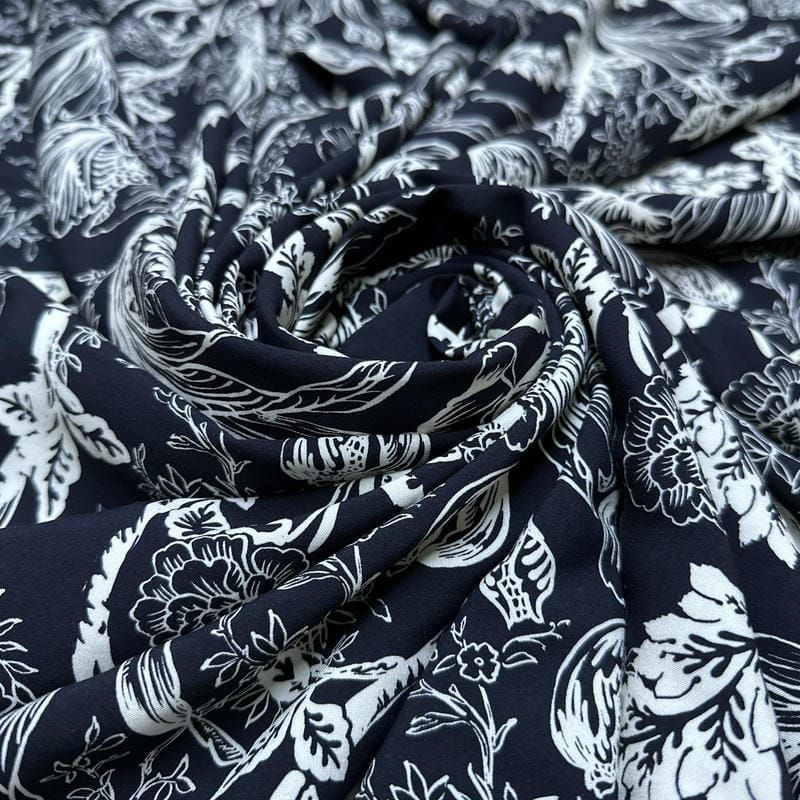 Tecido Viscose Estampada Gravura Botânica Noturna • Luema Tecidos Tecido Viscose Estampada Gravura Botânica Noturna • Luema Tecidos