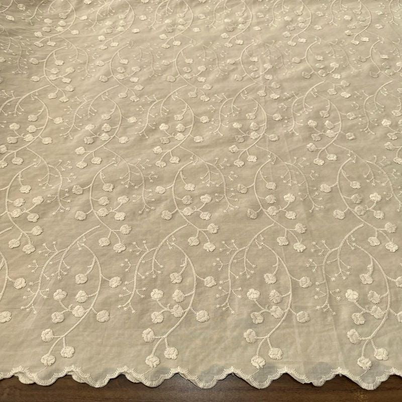 Tecido Laise de algodão Bordada Bege Claro • Luema Tecidos