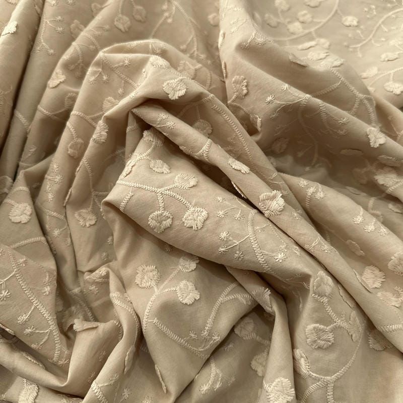 Tecido Laise de algodão Bordada Bege Claro • Luema Tecidos
