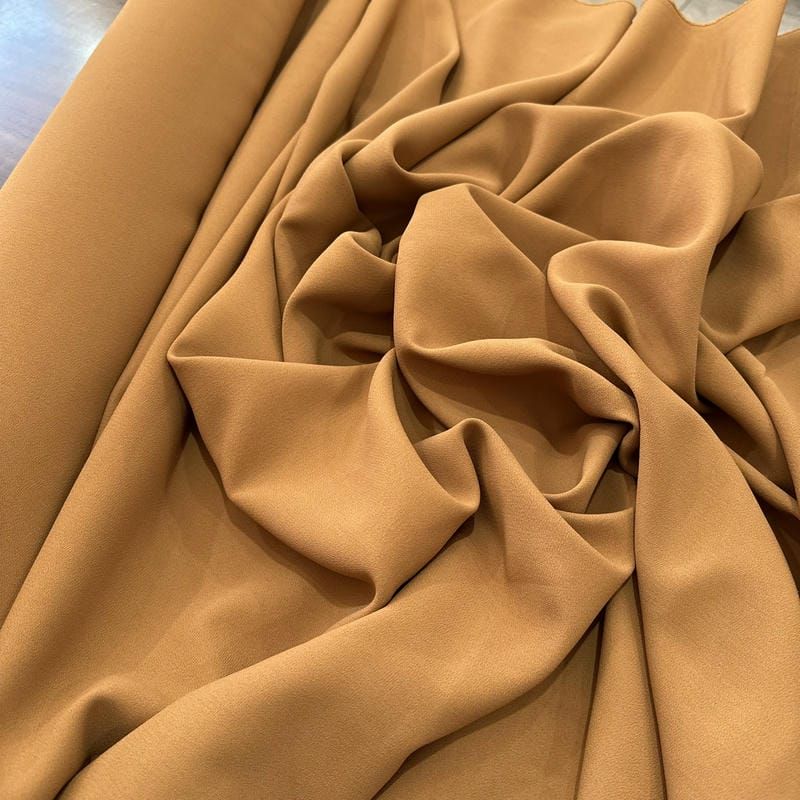 Tecido Crepe Patou Caramelo Entertelado • Luema Tecidos Tecido Crepe Patou Caramelo Entertelado • Luema Tecidos