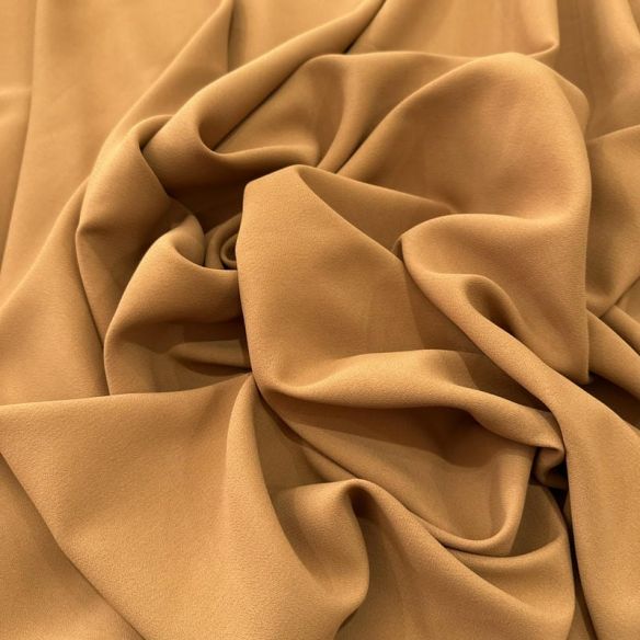 Tecido Crepe Patou Caramelo Entertelado • Luema Tecidos Tecido Crepe Patou Caramelo Entertelado • Luema Tecidos