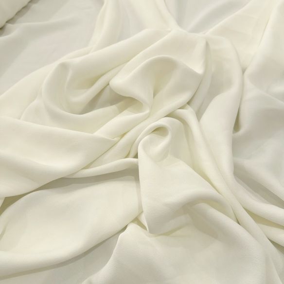 Tecido Crepe Patou Off White • Luema Tecidos Tecido Crepe Patou Off White • Luema Tecidos