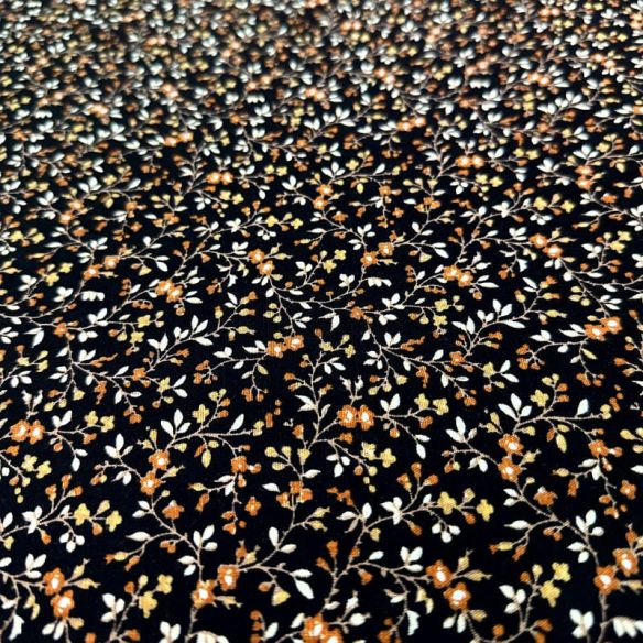 Tecido Viscolinho Estampado Noite Floral Âmbar • Luema Tecidos