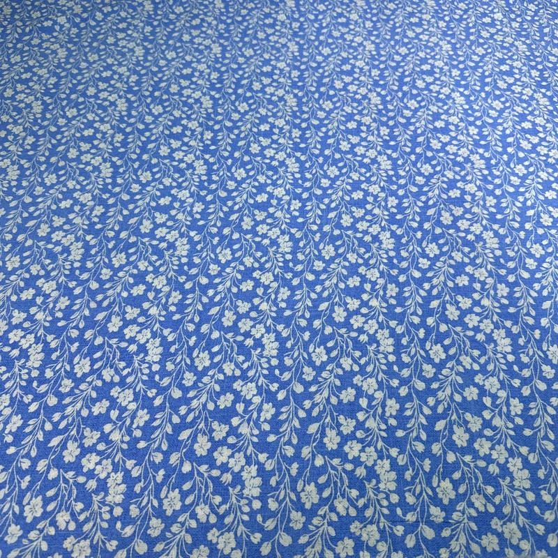 Tecido Viscolinho Estampado Renda Floral Celeste • Luema Tecidos