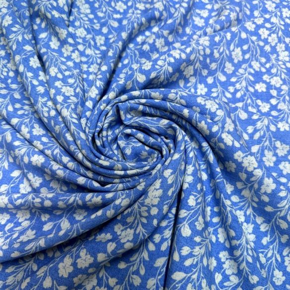 Tecido Viscolinho Estampado Renda Floral Celeste • Luema Tecidos