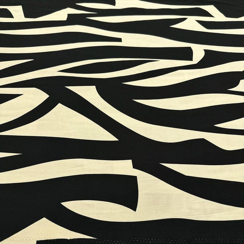 Tecido Viscose Estampada Abstrata Orgânica Preto e Off White • Luema Tecidos