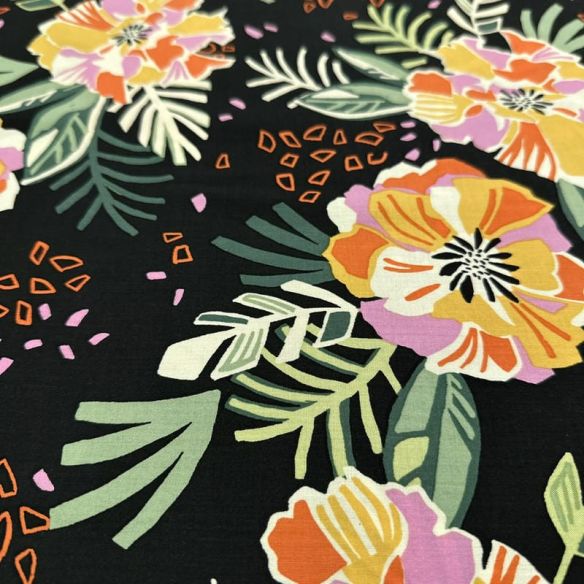 Tecido Viscose Estampada Floral Tropical Fundo Preto • Luema Tecidos