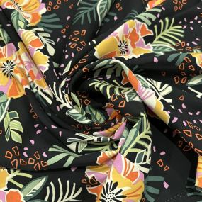 Tecido Viscose Estampada Floral Tropical Fundo Preto • Luema Tecidos