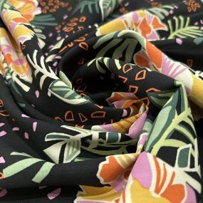 Tecido Viscose Estampada Floral Tropical Fundo Preto • Luema Tecidos 2