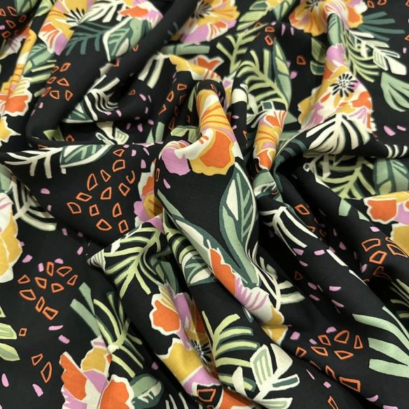 Tecido Viscose Estampada Floral Tropical Fundo Preto • Luema Tecidos