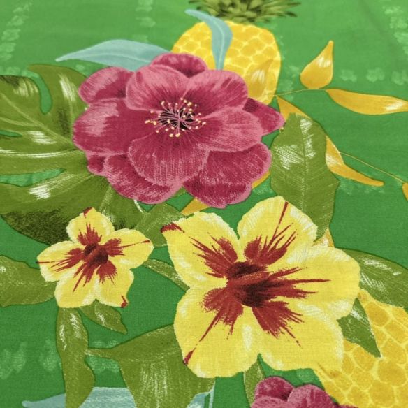 Tecido Viscose Estampada Tropical Abacaxis e Flores Fundo Verde • Luema Tecidos