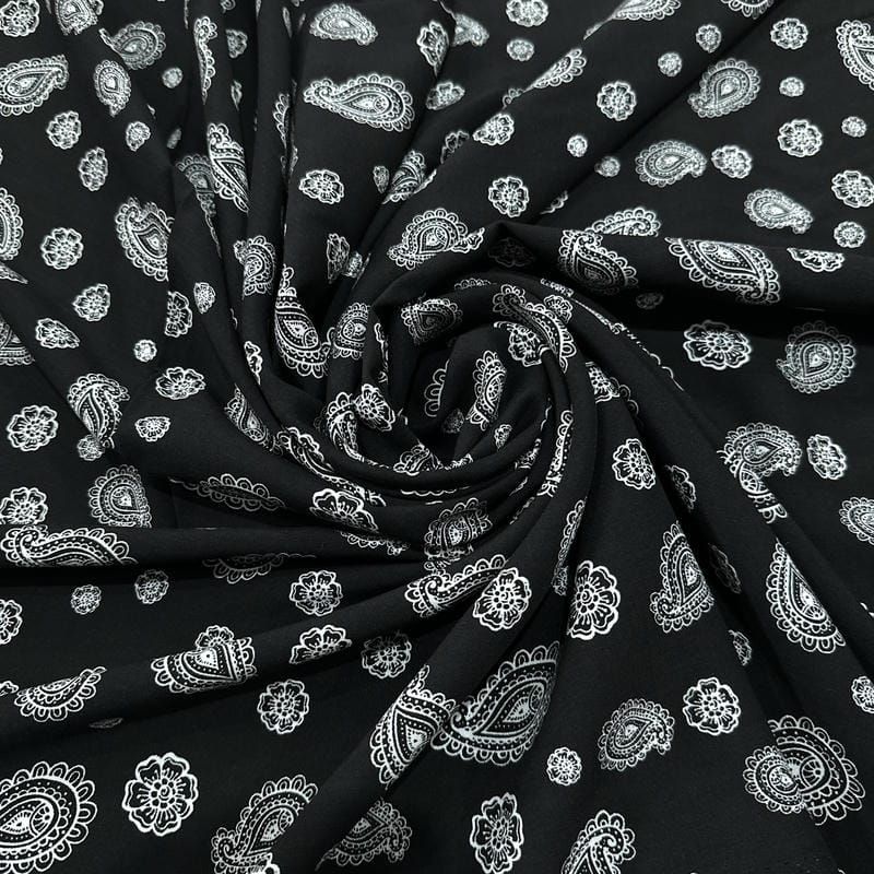 Tecido Viscose Estampada Paisley Bandana Preto e Branco • Luema Tecidos