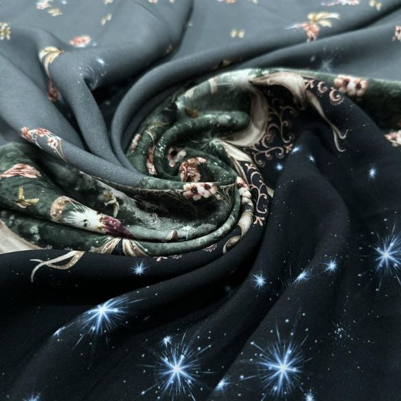 Tecido Viscose Estampada Barrada Conto Encantado Fundo Preto • Luema Tecidos