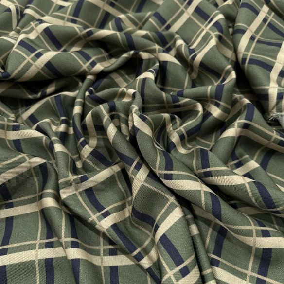 Tecido Viscose Estampada Xadrez Verde Militar e Azul Marinho • Luema Tecidos