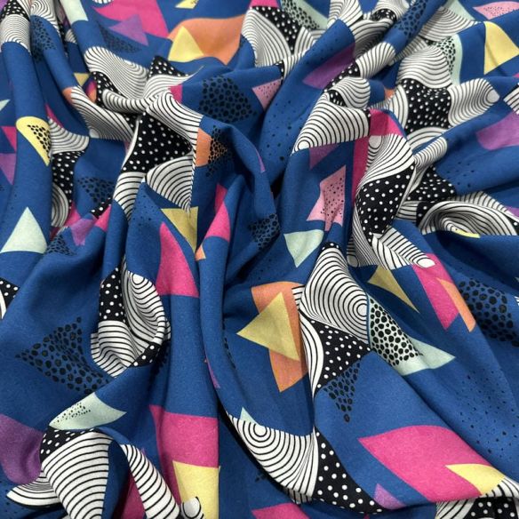 Tecido Viscose Estampada Geométrica Patchwork Fundo Azul • Luema Tecidos