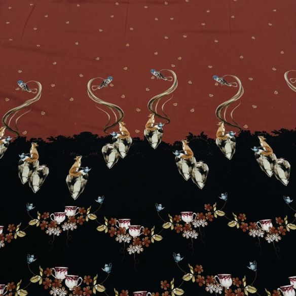 Tecido Viscose Estampada Barrada Raposas Fundo Terracota e Preto • Luema Tecidos