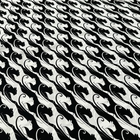 Tecido Viscose Estampada Gatos Preto e Branco • Luema Tecidos