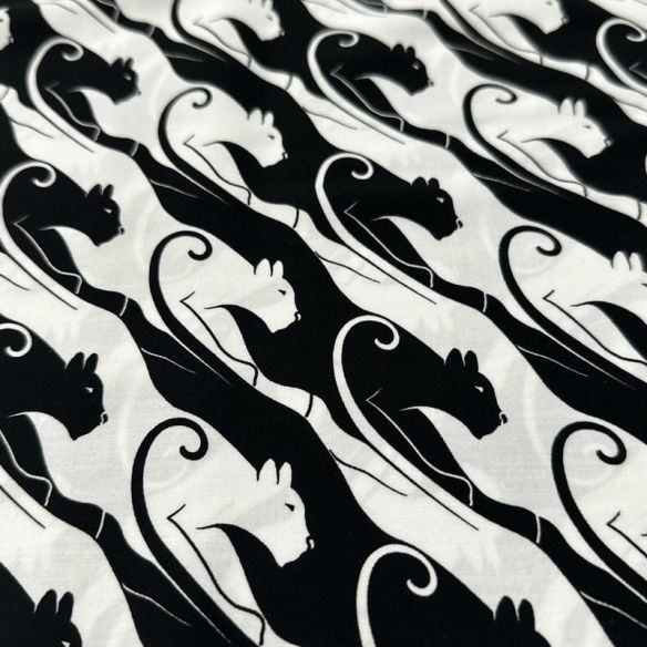 Tecido Viscose Estampada Gatos Preto e Branco • Luema Tecidos