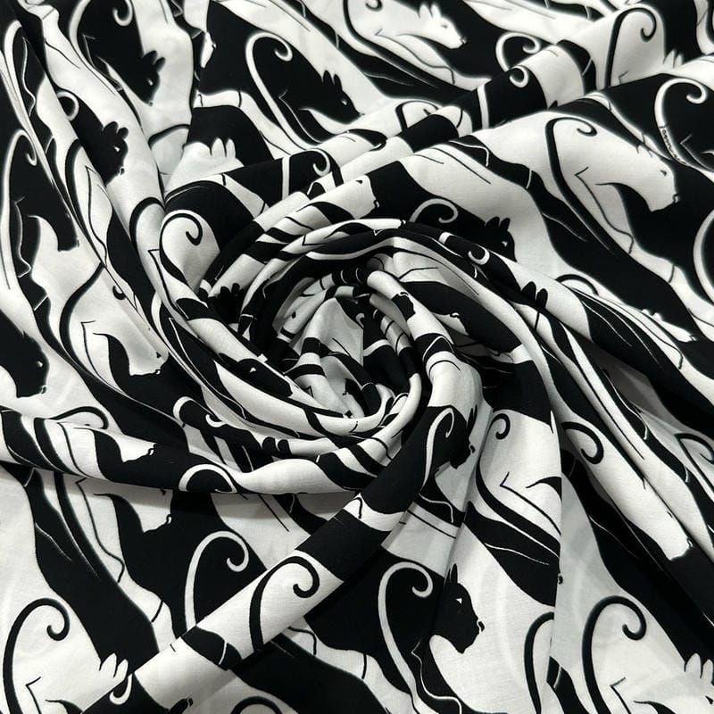 Tecido Viscose Estampada Gatos Preto e Branco • Luema Tecidos