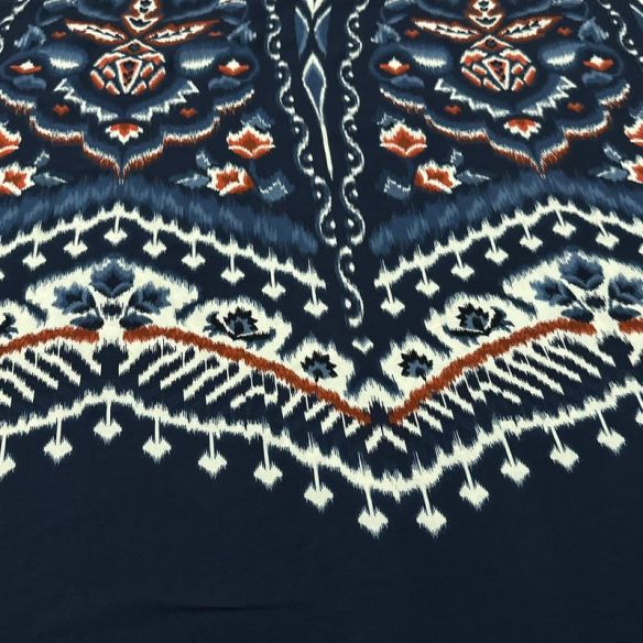 Tecido Viscose Estampada Étnica Ornamental Fundo Azul Marinho • Luema Tecidos