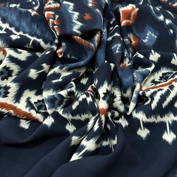 Tecido Viscose Estampada Étnica Ornamental Fundo Azul Marinho • Luema Tecidos