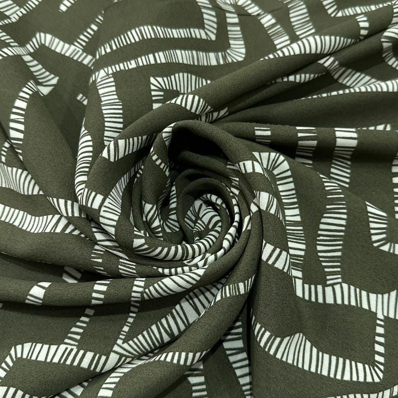 Tecido Viscose Estampada Geométrica Labirinto Fundo Verde Militar • Luema