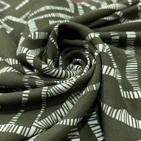 Tecido Viscose Estampada Geométrica Labirinto Fundo Verde Militar • Luema 2