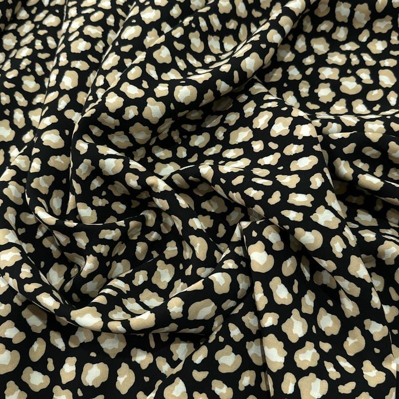 Tecido Viscose Estampada Animal Print Abstrata Fundo Preto • Luema Tecidos