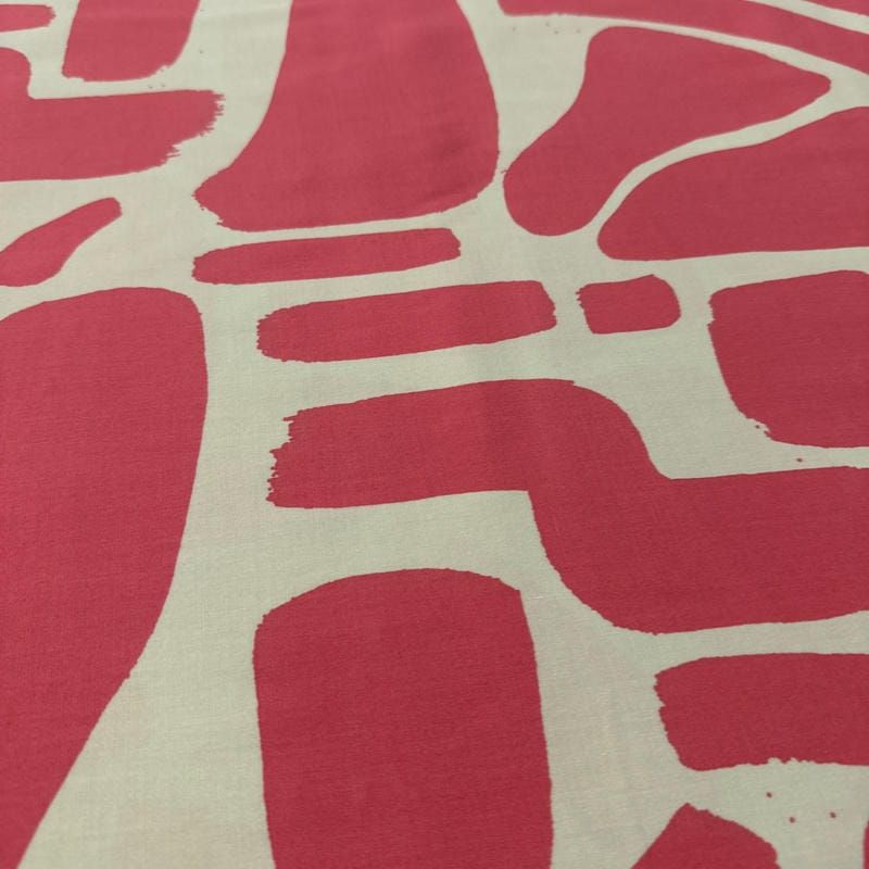 Tecido Viscose Estampada Abstrata Orgânica Rosa Fundo Off White • Luema Tecidos