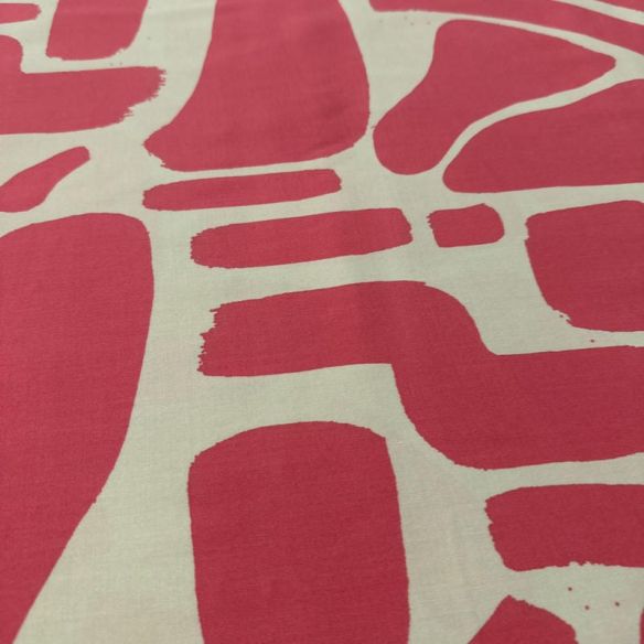 Tecido Viscose Estampada Abstrata Orgânica Rosa Fundo Off White • Luema Tecidos