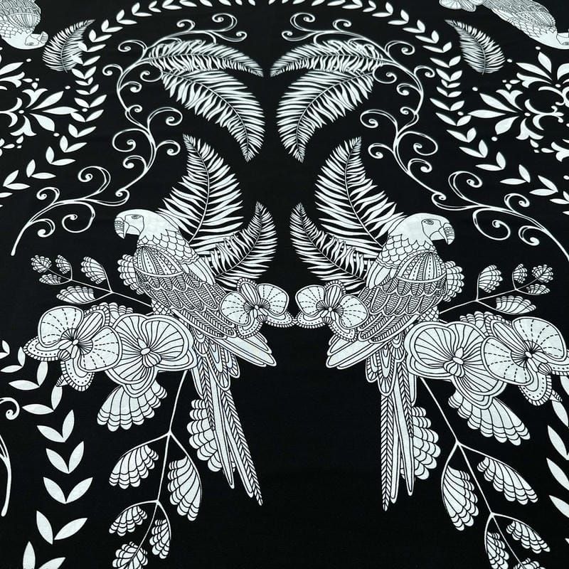 Tecido Viscose Estampada Araras e Folhagens Fundo Preto • Luema Tecidos