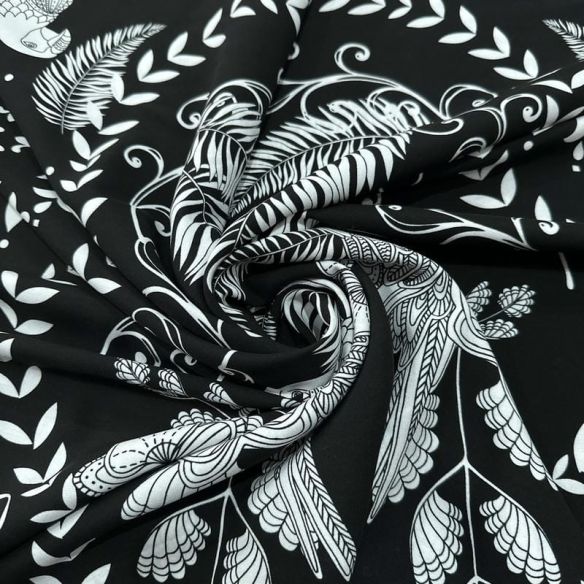 Tecido Viscose Estampada Araras e Folhagens Fundo Preto • Luema Tecidos