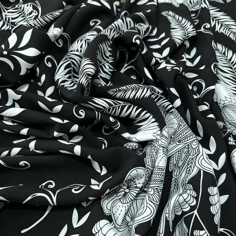 Tecido Viscose Estampada Araras e Folhagens Fundo Preto • Luema Tecidos